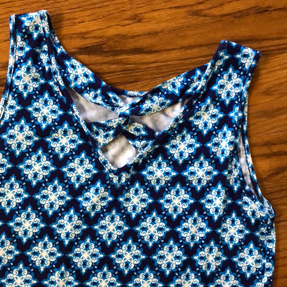 Dress - Picture 2 of 2